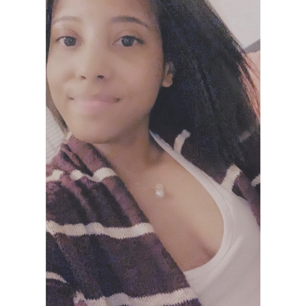 Meet your Posher, Dominique